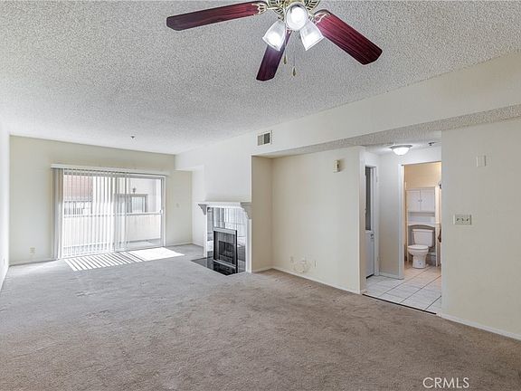 3rd image of 2915 Montrose Ave APT 430