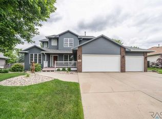 5115 S Briarwood Ave, Sioux Falls, SD 57108