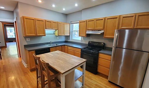 5th image of 2700 N Albany Ave #1F