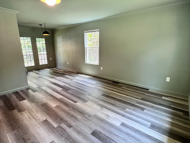 7112 Tipton Ln — Photo 4