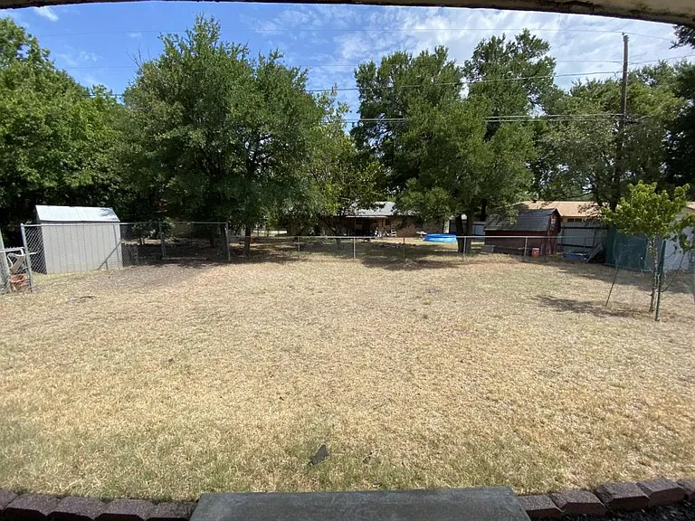 1122 Rhonda Lee St — Photo 29