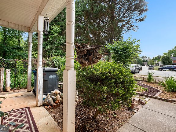 5th image of 635 Shadowmoore Dr