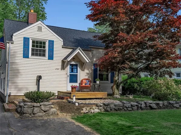 232 Highland Dr, Williamsville, NY 14221
