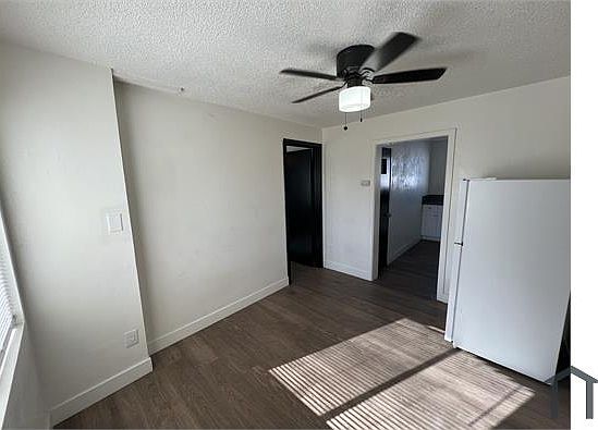 3rd image of 8911 S Gate Ave