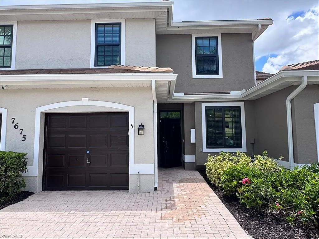 3 bed, 2.5 bath, 1406 sqft, $2,500 — Photo 3