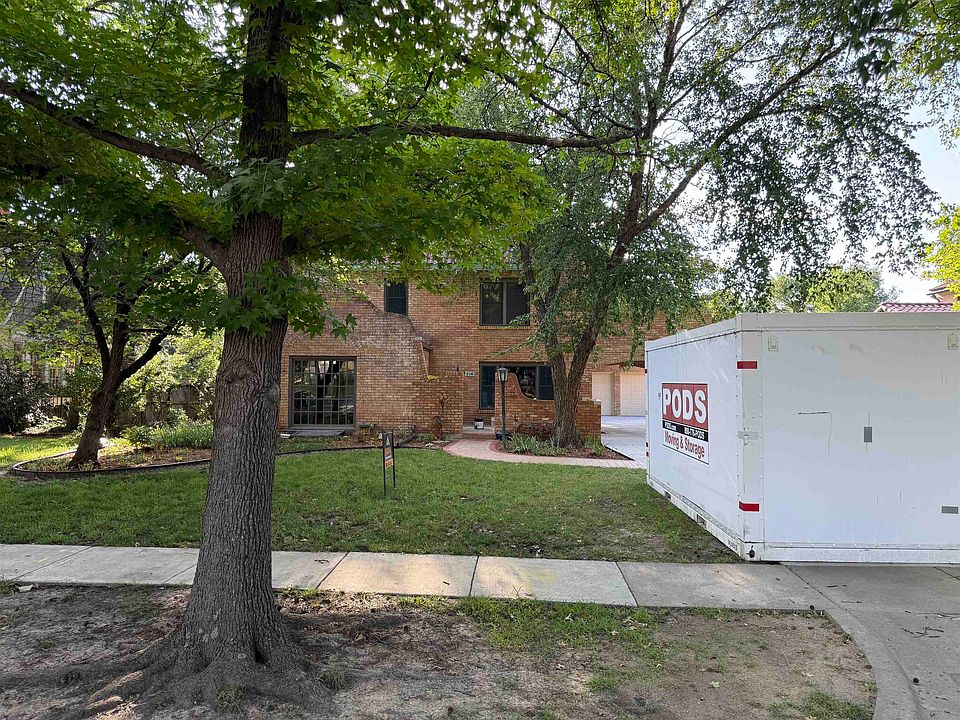 1st image of 216 N Terrace Dr