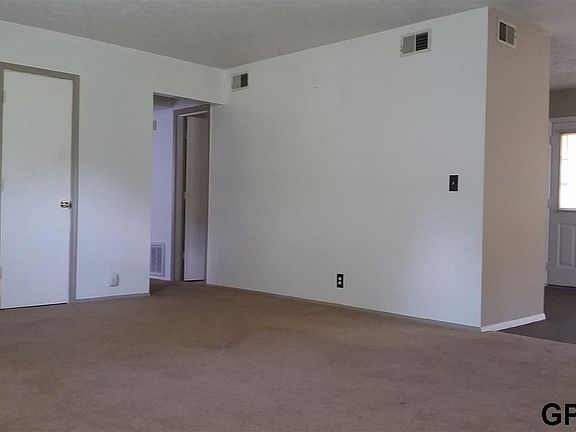 4th image of 3524 S 90th St