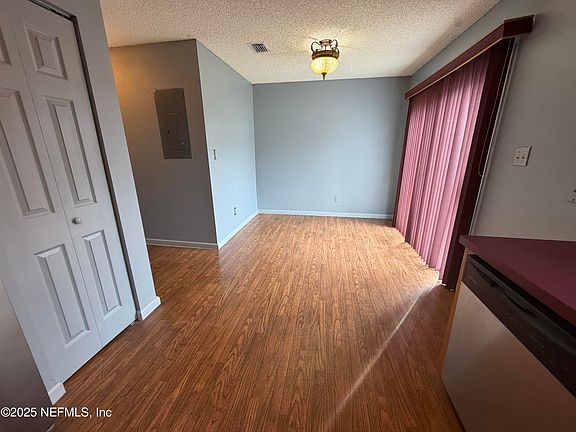 4th image of 1114 SCHEIDEL Court