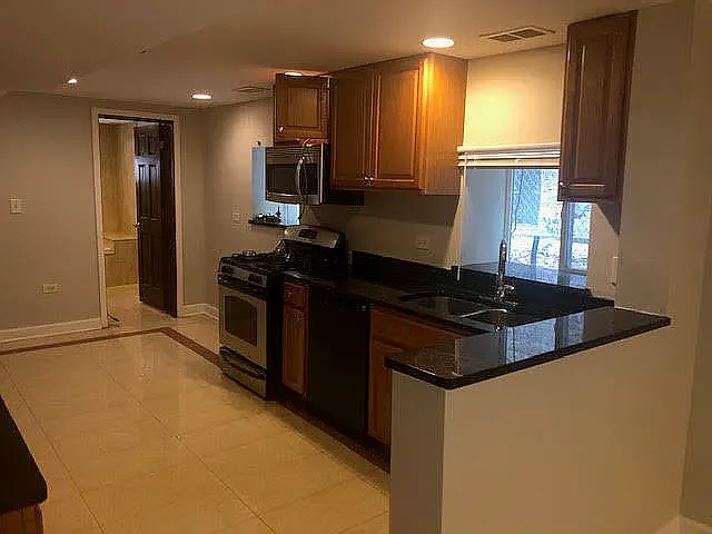 6230 N Francisco Ave #G — Photo 1