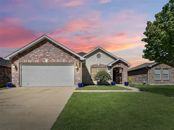 9100 Old Clydesdale Dr, Fort Worth, TX 76123