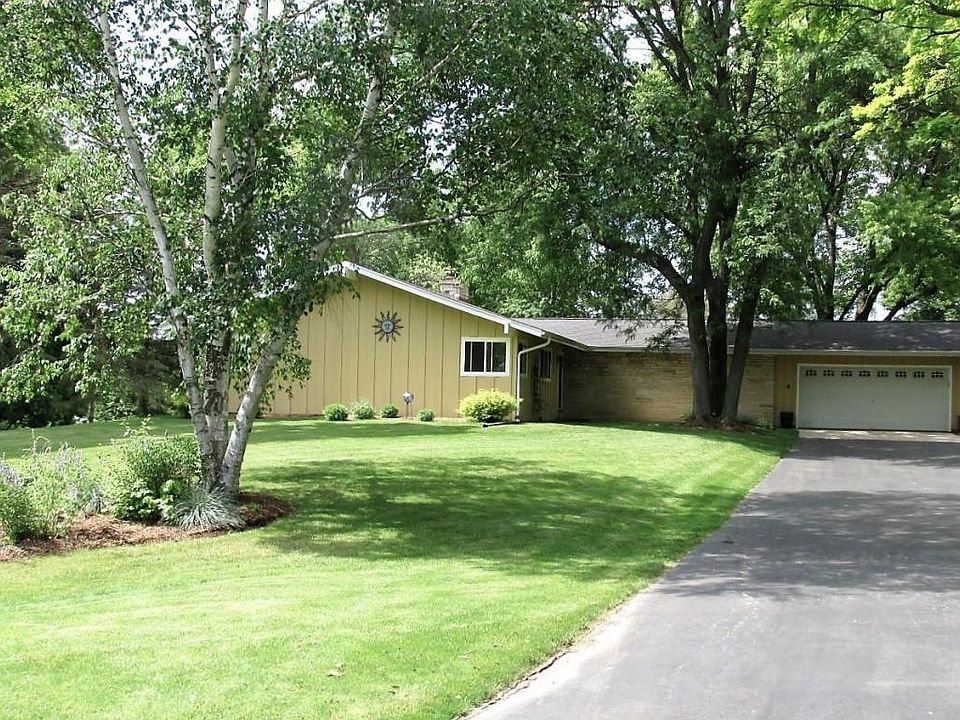 1st image of S23W26198 Canterbury Ln