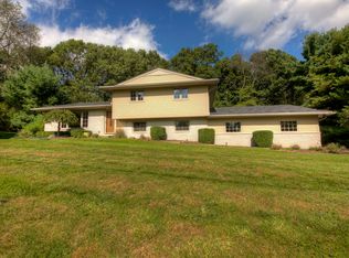3058 Old Orchard Dr, Brighton, MI