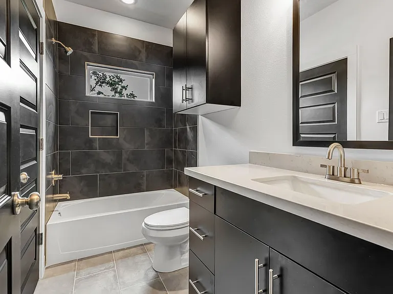 211 Lynn Dr — Photo 24