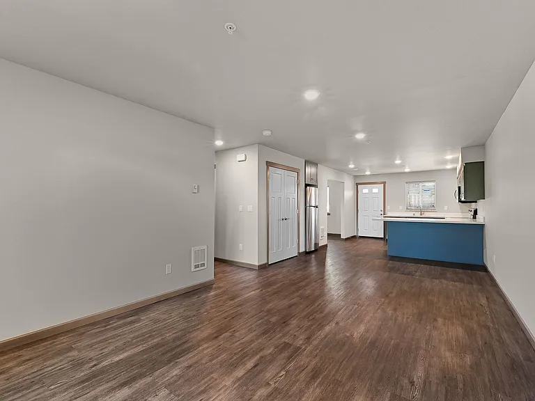 515 Telegraph Rd — Photo 32