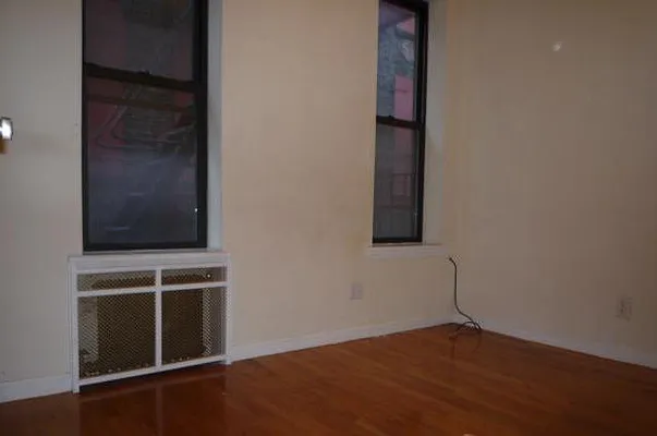 Rented by Jason Rosenberg, LREB | media 9