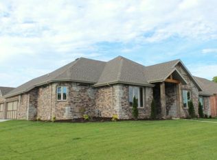 3583 W Tracy Ct, Springfield, MO 65807