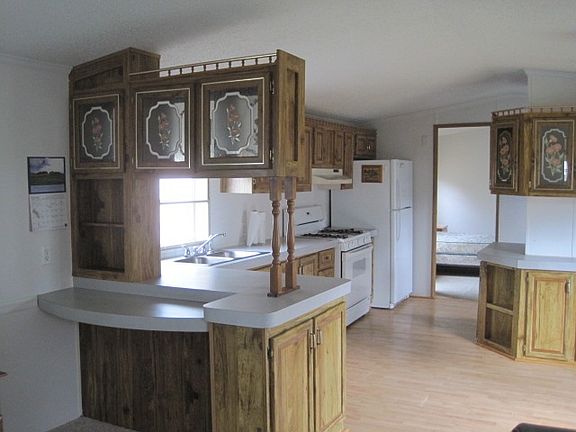 5th image of 60 Robinson Dr