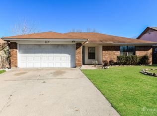 817 Arcadia St, Saginaw, TX 76179