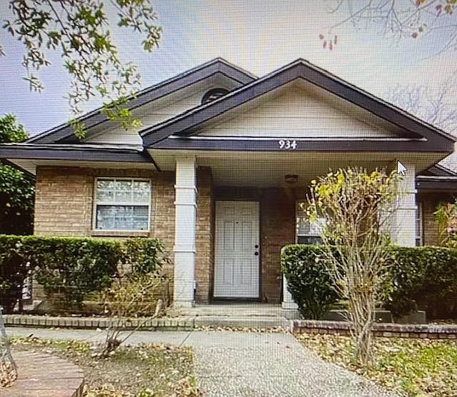 1st image of 934 Arbor Pl