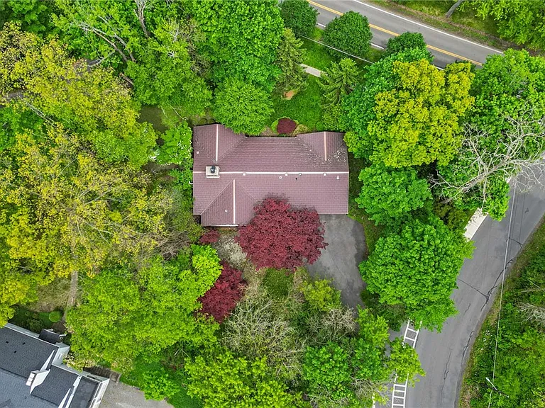 102 Corson Pl — Photo 6