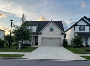 5137 Parkwood Dr, Flowery Branch, GA 30542