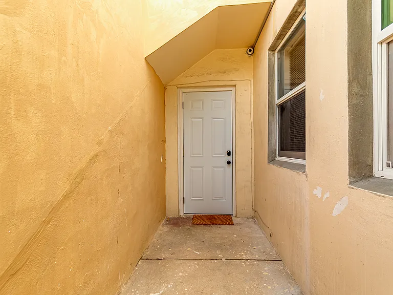 1734 SW 23rd St #1 — Photo 16