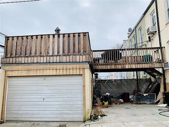 4th image of 2279 E 24th St