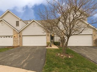 2012 Thornwood Cir, Saint Charles, IL 60174
