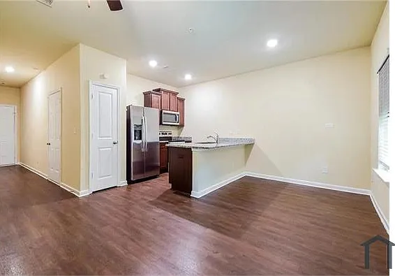 507 Highwood Ln — Photo 3