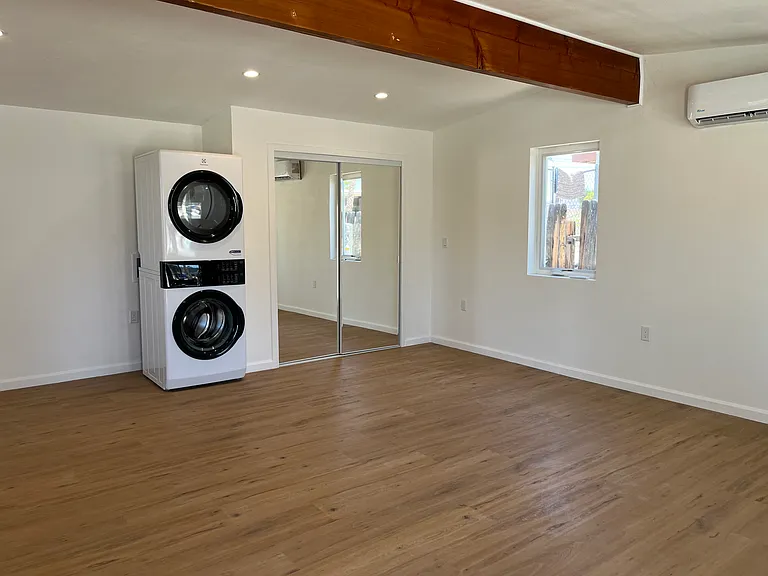 5333 Daisy Ave #B — Photo 8