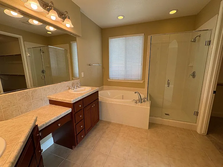 1105 N Perry Ave — Photo 33