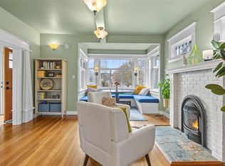 350 Berwick St, Victoria, BC V8V 1C7