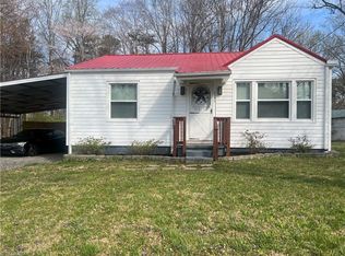 2371 Wards Gap Rd, Mount Airy, NC 27030