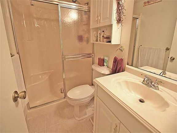 5th image of 541 SW South River Dr APT 207