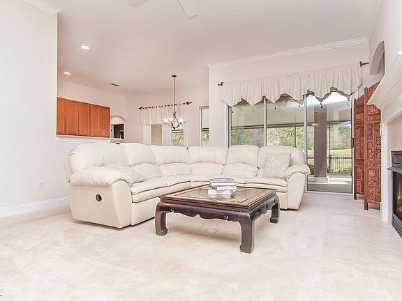 5th image of 909 Oxford Dr