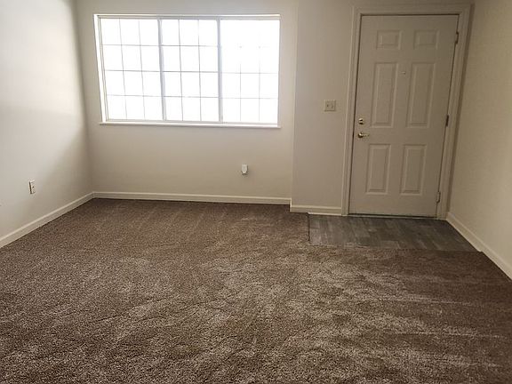 4th image of 1123 W 15th St #1-8