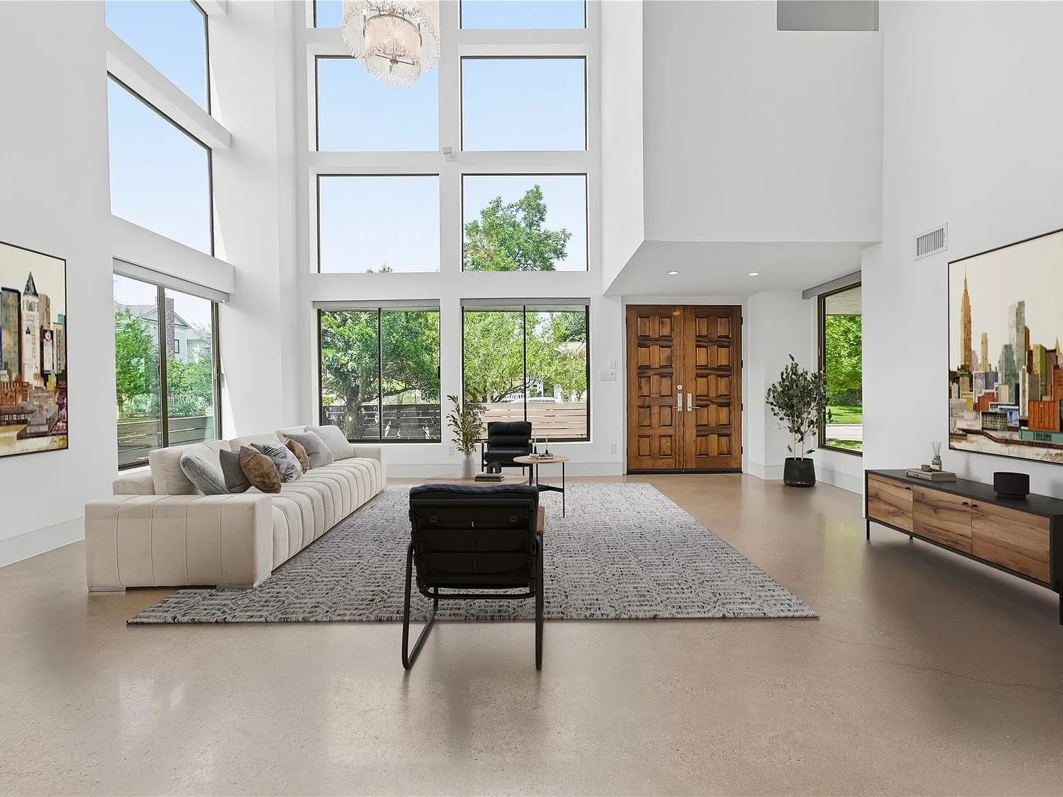 4 bed, 3.5 bath, 3710 sqft, $16,900 — Photo 4