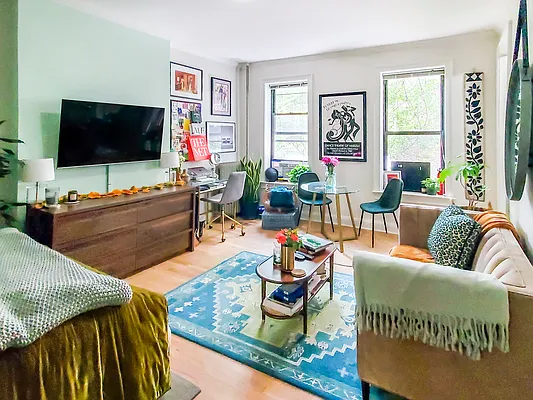 Rented by Amicourt LLC | media 14