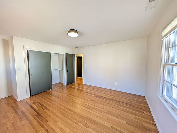 4th image of 46 Herron Ave