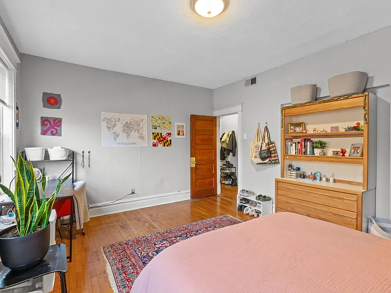 6128 Waterman Blvd — Photo 12