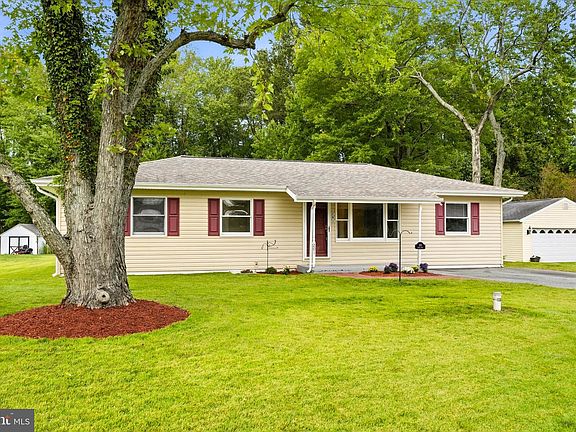 2nd image of 201 Cedar Ln