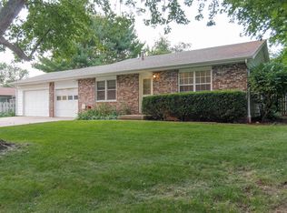 804 Clover Ln, Mahomet, IL 61853