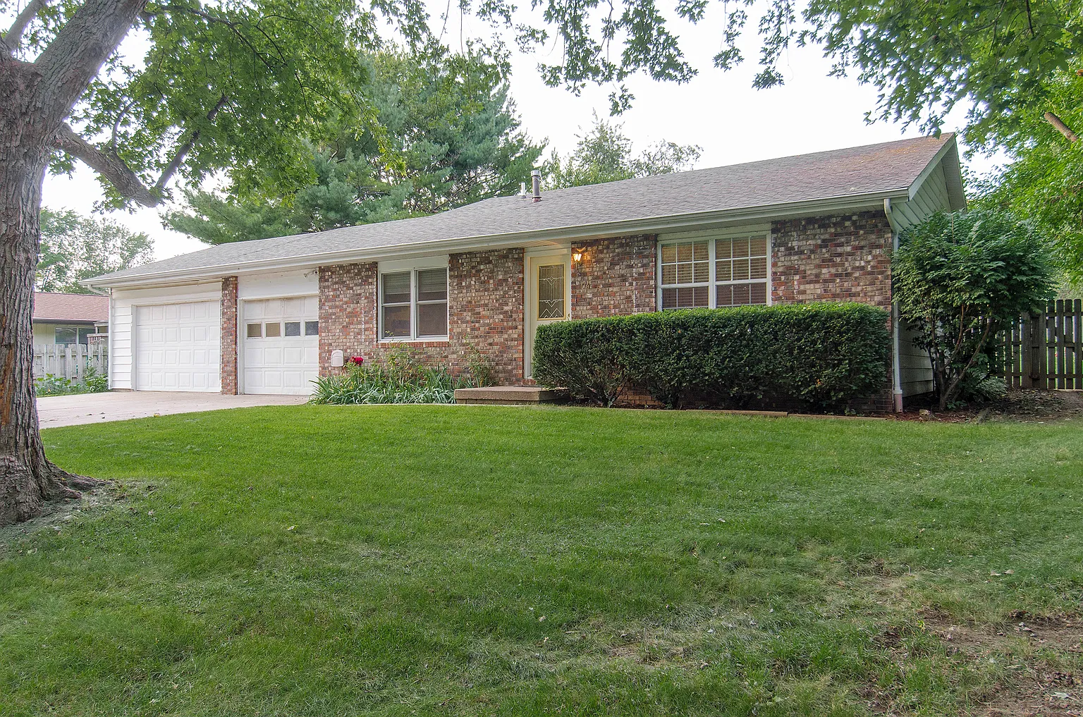 804 Clover Ln photo 1