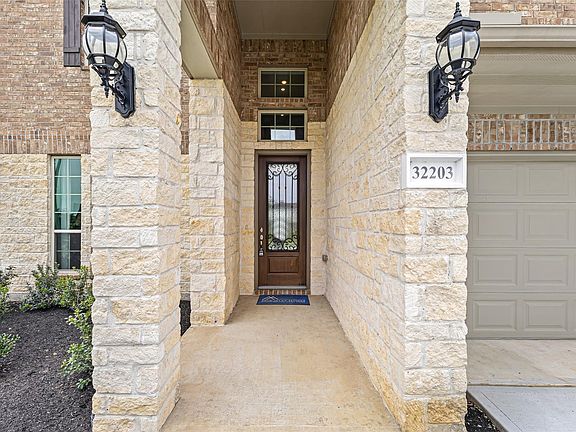 4th image of 32203 Casa Linda Dr