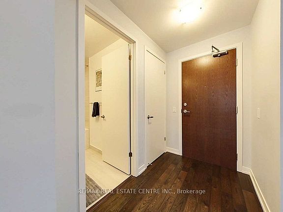2nd image of 2560 Eglinton Ave W #903