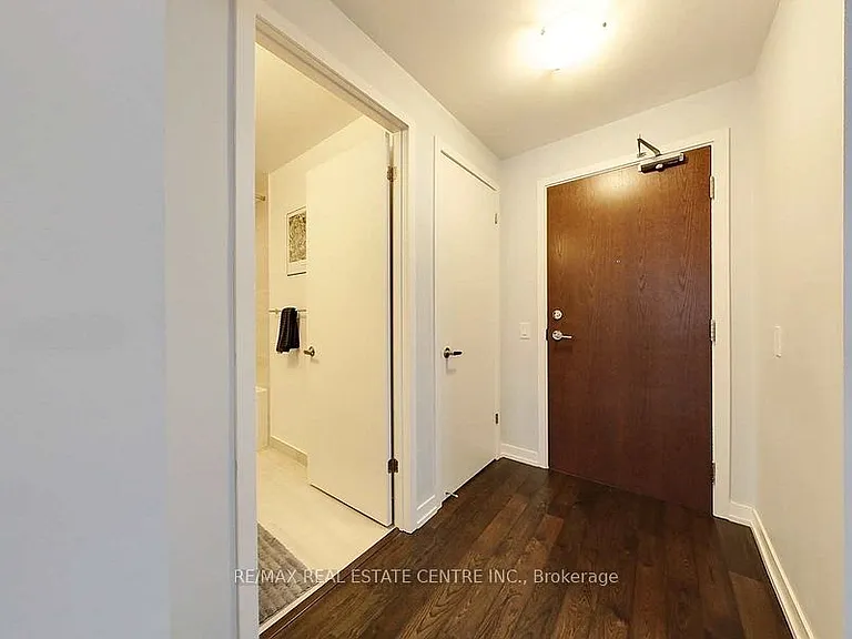 2560 Eglinton Ave W #903 — Photo 2