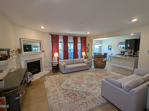 4th image of 101 Faxton Way