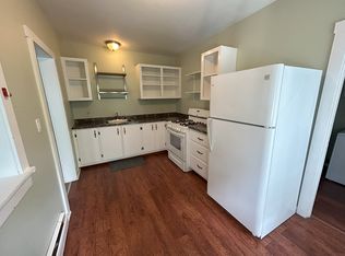 355 Congress St APT B, Morrisville, VT 05661