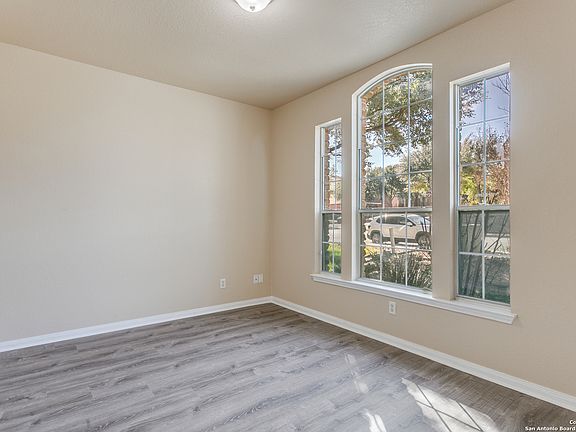 4th image of 1905 Walter Raleigh