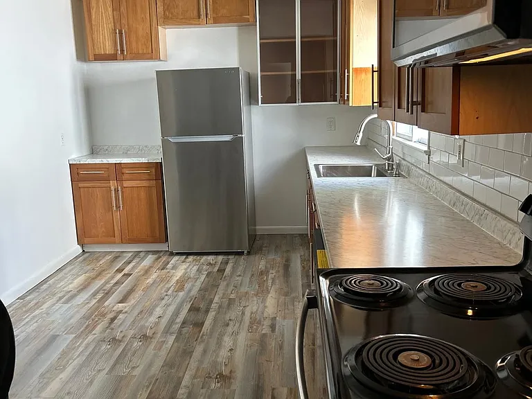 27 W Arnold Rd #1 — Photo 2